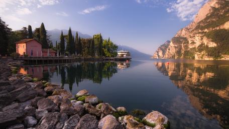 Lake Garda wallpaper