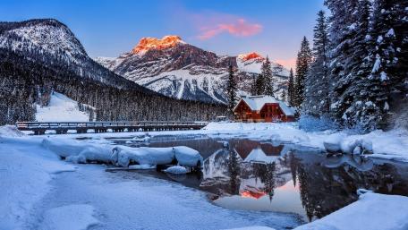 Emerald Lake wallpaper