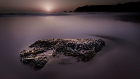 Tranquil Dusk by the Sea wallpaper