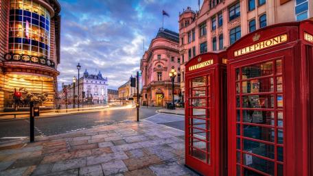 Red Telephone Boxes in London wallpaper