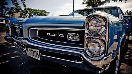 Classic Pontiac GTO Beauty on Display wallpaper