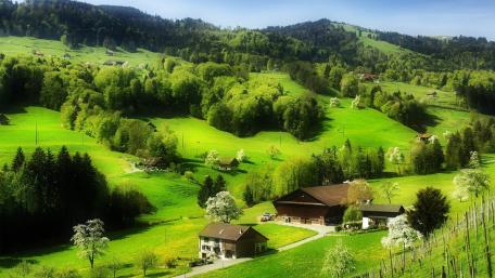 Serene Countryside Farmhouse Landscape wallpaper