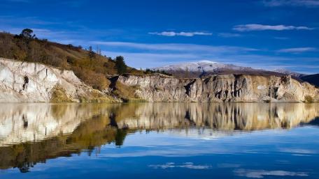 Shengbasensi Blue Lake wallpaper