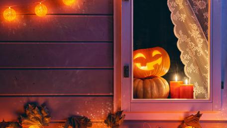 Halloween Vibes with a Jack o' Lantern Display wallpaper