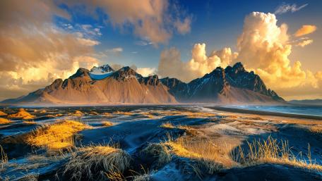 Vestrahorn Mountains (Iceland) wallpaper