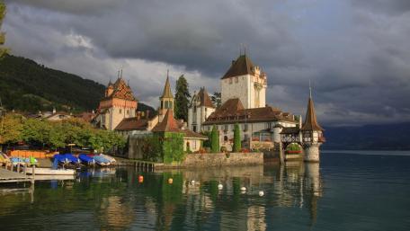 Oberhofen Castle wallpaper