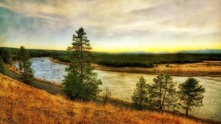 Serene River Landscape at Dusk wallpaper
