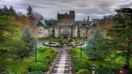 Hatley Castle wallpaper