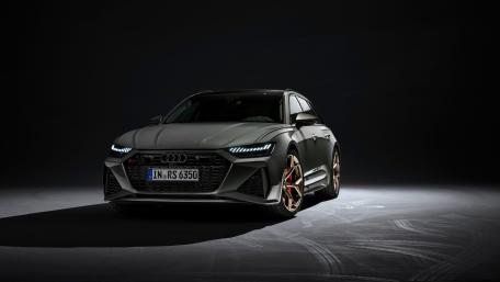 Audi RS 6 Avant in Stunning Black wallpaper
