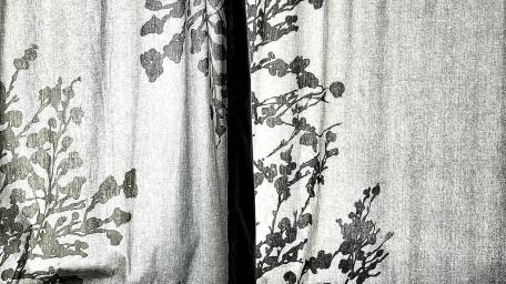 Elegant Black and White Textile Design wallpaper