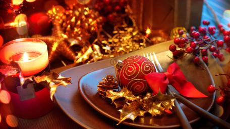 Festive Dinner Table Elegance wallpaper