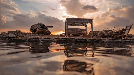 Tranquil Sunset by the Lake wallpaper