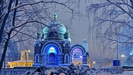 Winter's Ethereal Glow at the Cathedral wallpaper