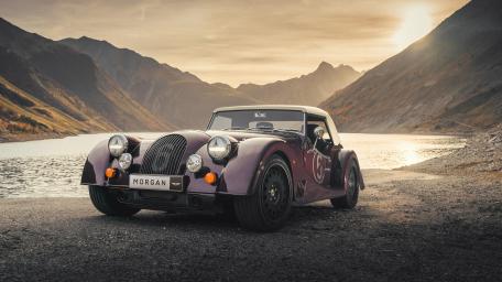 2023 Morgan Plus Six wallpaper
