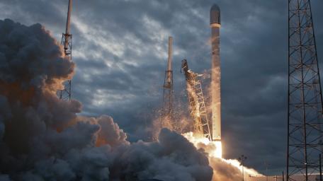 SpaceX Rocket wallpaper