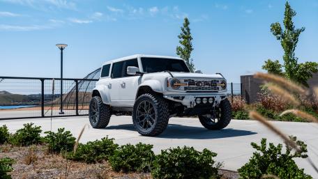 Off-Road Adventure Awaits in 8K Detail wallpaper