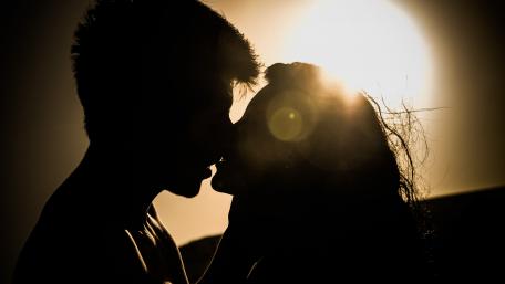Silhouette of Love at Sunset wallpaper