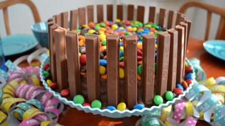 Chocolate Candy Delight Torte wallpaper