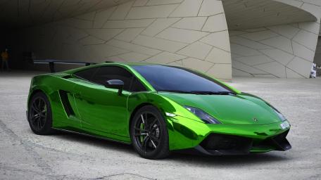 Green Lamborghini Elegance on Display wallpaper