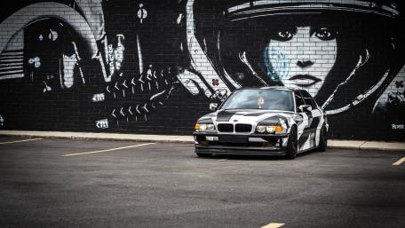 Urban Style BMW E38 Wallpaper wallpaper
