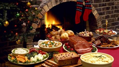 Festive Christmas Dinner Spread wallpaper