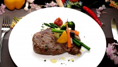 Sizzling Steak Delight in 4K Quality wallpaper