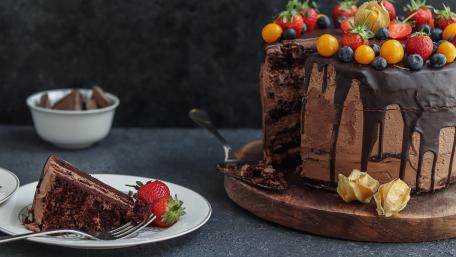 Decadent Chocolate Cake Delightful Indulgence wallpaper