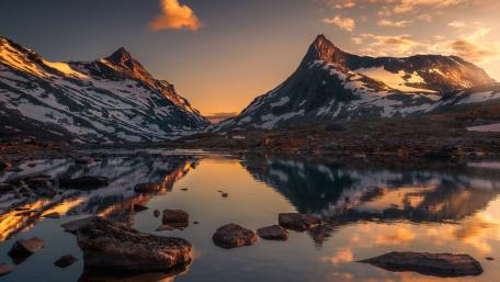 Jotunheimen National Park at Sunset wallpaper