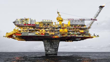 Majestic Offshore Oil Rig at Sunset wallpaper