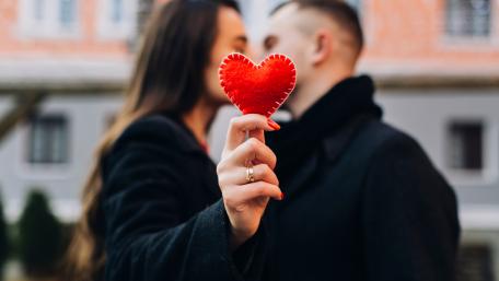 Embrace of Love in the City wallpaper