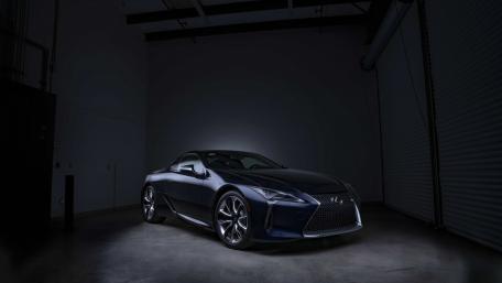 Sleek Luxury Car in Moody Lighting wallpaper