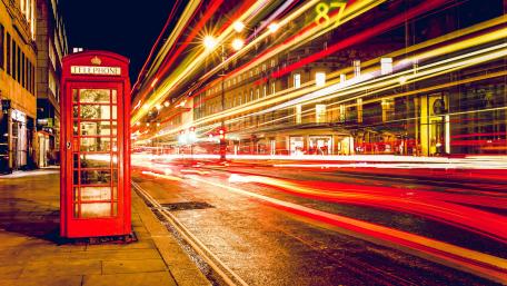London's Timeless Pulse wallpaper
