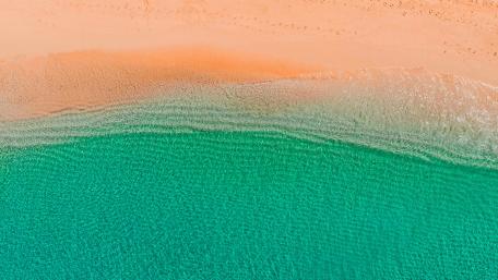 Tranquil Beach Gradient wallpaper