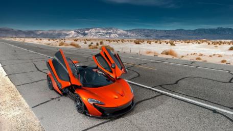 Desert Road Supercar Elegance wallpaper