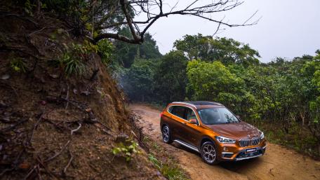 Adventurous Drive through Untamed Terrain wallpaper