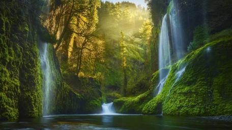 Enchanted Punchbowl Falls wallpaper