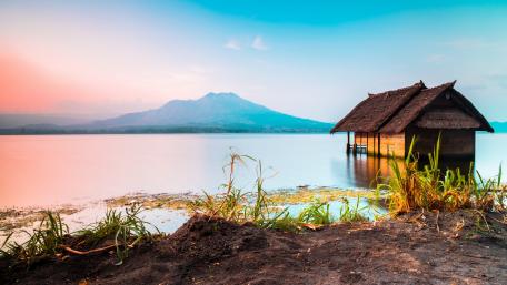 Tranquil Flooded Horizon at Dusk wallpaper