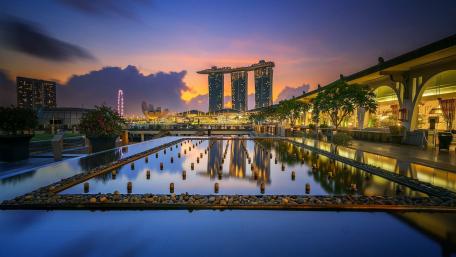 Dusk at Marina Bay Sands in Singapore wallpaper