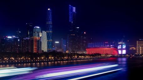 Metropolitan Nightscape Elegance wallpaper