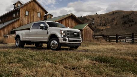 Rugged Truck Power in Countryside Serenity wallpaper