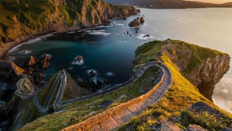 Majestic Climb to Gaztelugatxe wallpaper