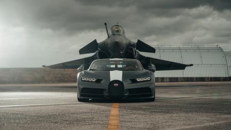 Bugatti Chiron Power Meets Fighter Jet Prestige wallpaper