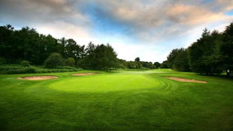 Serene Golf Course at Sunset wallpaper
