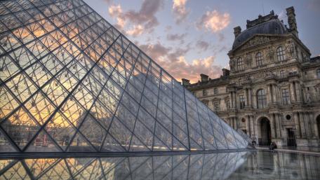 Sunset Glow at Louvre Pyramid wallpaper