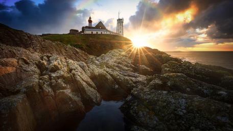 Saint-Mathieu Lighthouse at Golden Hour wallpaper