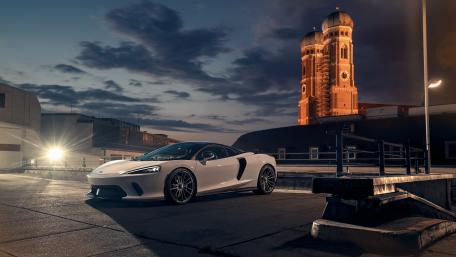 Dusk Embraces Novitec McLaren GT 2020 wallpaper