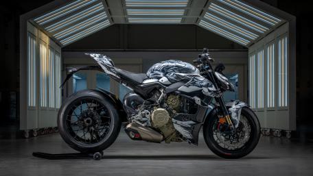 Sleek Motorcycle Majesty wallpaper