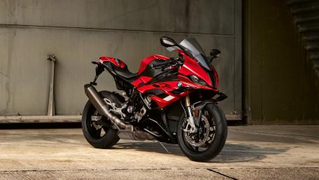 Powerful BMW 1000RR Motorcycle in 4K wallpaper