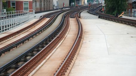 Tracks at Fullerton Station wallpaper