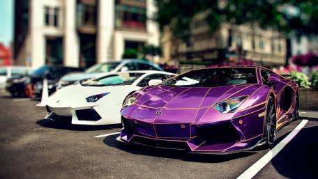 Luxurious Lamborghini Aventador Showcases Urban Elegance wallpaper
